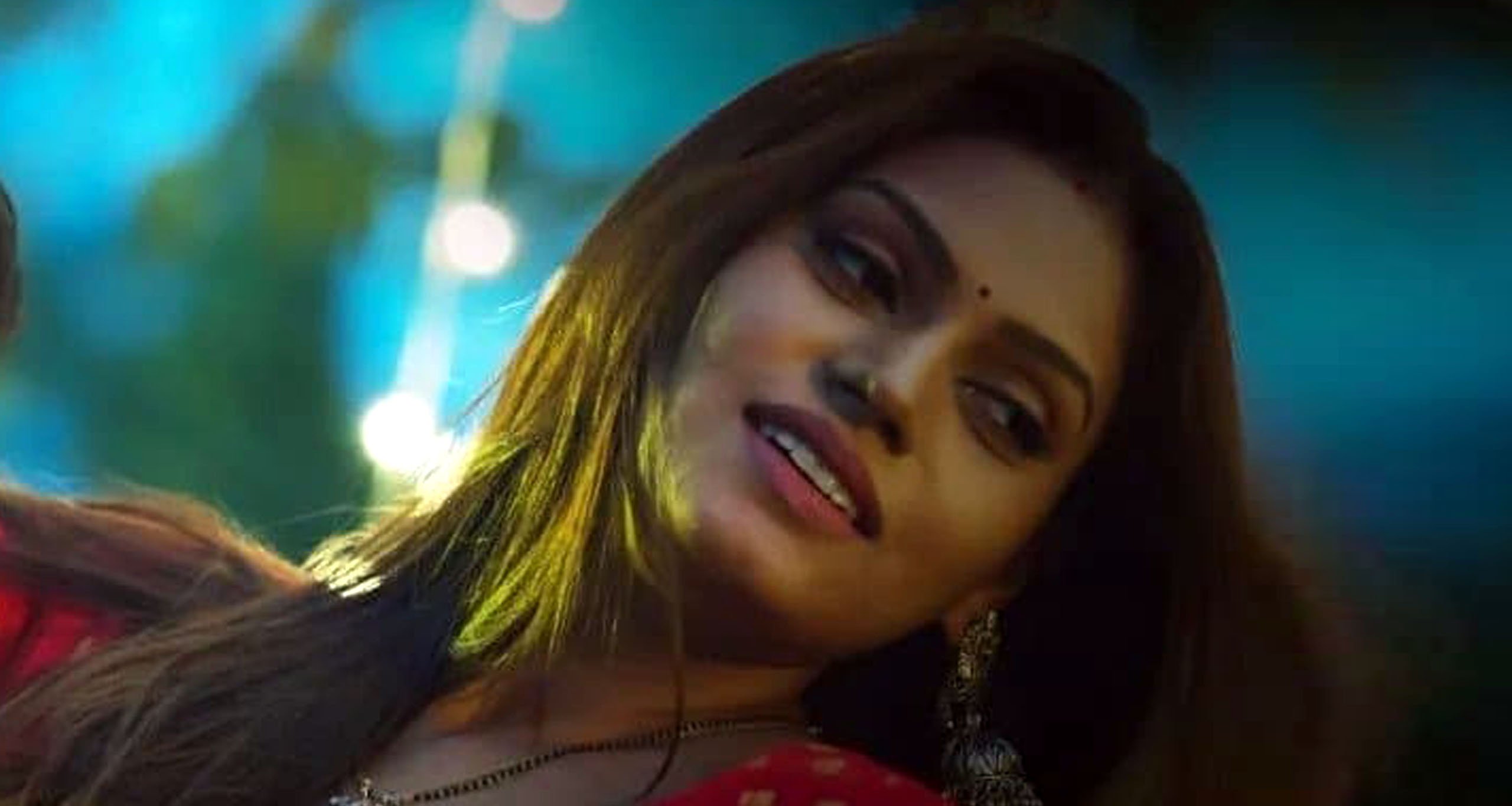 Oilaviy jinsiy aloqadan kora pornografiyani afzal korish Katta kokrak bilan porno