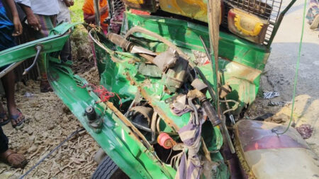 গাজীপুরে ট্রাক-অটোরিকশা সংঘর্ষ, নারীসহ সড়কে ঝড়ল ৩ প্রাণ accident