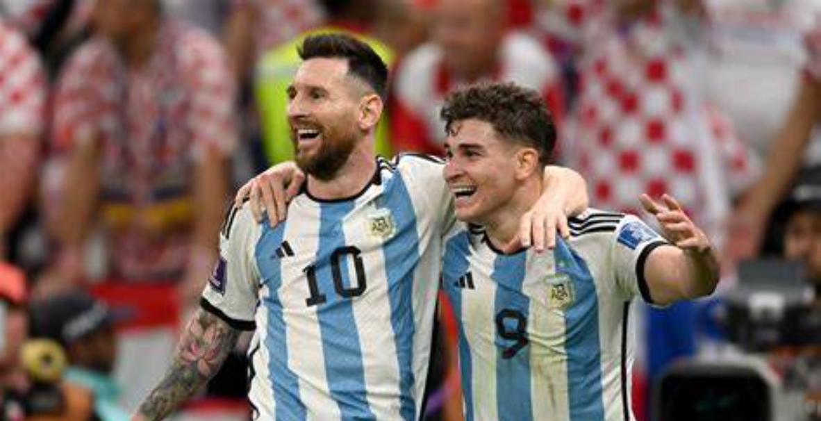 আলভারেস