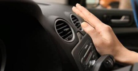 গাড়িতে এসি