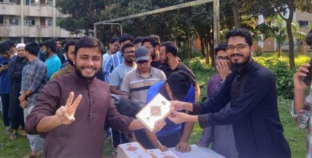 ১২০০ কোরআন বিতরণ