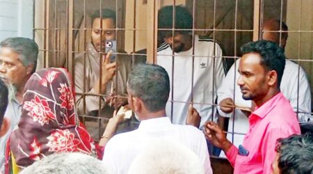 গ্রামবাসীকে ১০ লাখ টাকা অর্থ সহায়তা দিলেন ফুটবলার হামজা ফুটবলার হামজা