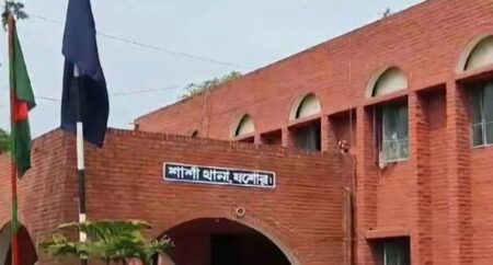 ৪ মুসল্লিকে কুপিয়ে জখম