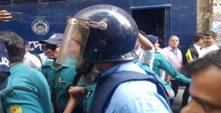 মানিলন্ডারিংয়ের মামলায় সাদিক অ্যাগ্রোর ইমরানকে কারাগারে পাঠানোর আদেশ সাদিক অ্যাগ্রোর ইমরান