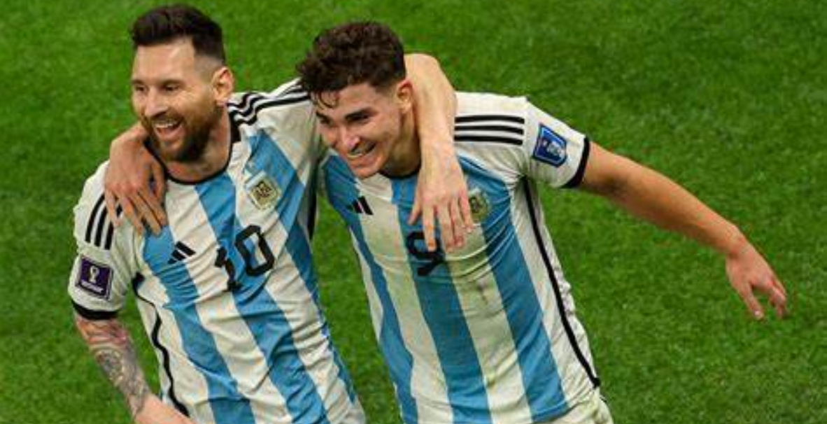 আলভারেস