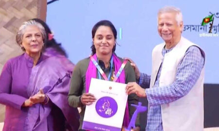 অদম্য নারী