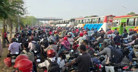 পদ্মা সেতুতে মোটরসাইকেলের ঢল