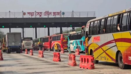 গত ২৪ ঘণ্টায় পদ্মা সেতুতে সোয়া ৪ কোটি টাকার টোল আদায় পদ্মা সেতু