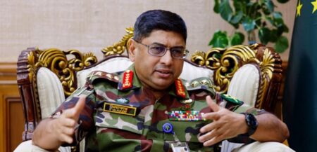 দায়িত্ব-নিষ্ঠার সঙ্গে সেনাবাহিনী কাজ করছে, যা দেশ ও জাতি চিরকাল স্মরণ রাখবে: সেনাপ্রধান সেনাপ্রধান