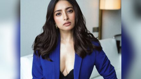 ’ নায়কদের সঙ্গে একান্তে সময় কাটাই এসব ভাবেন ‘ অভিনেত্রী ইশা