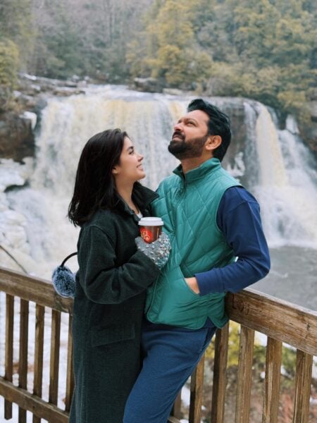 একান্ত মুহূর্তে ভালোবাসায় ভাসছেন তাহসান-রোজা তাহসান-রোজা