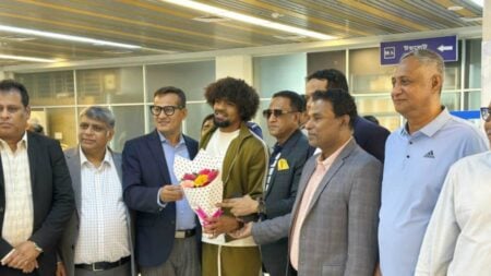 দেশে পৌঁছেছেন হামজা চৌধুরী দেশে পৌঁছেছেন হামজা চৌধুরী