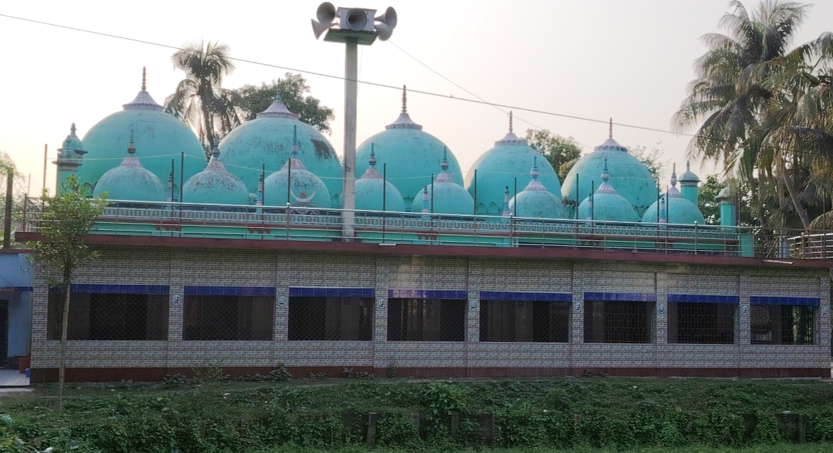 Kaliganj-Gazipur-A 250-year-old 13-domed mosque, a witness to time-4