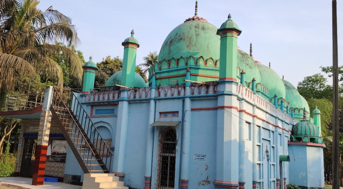 Kaliganj-Gazipur-A 250-year-old 13-domed mosque, a witness to time-7