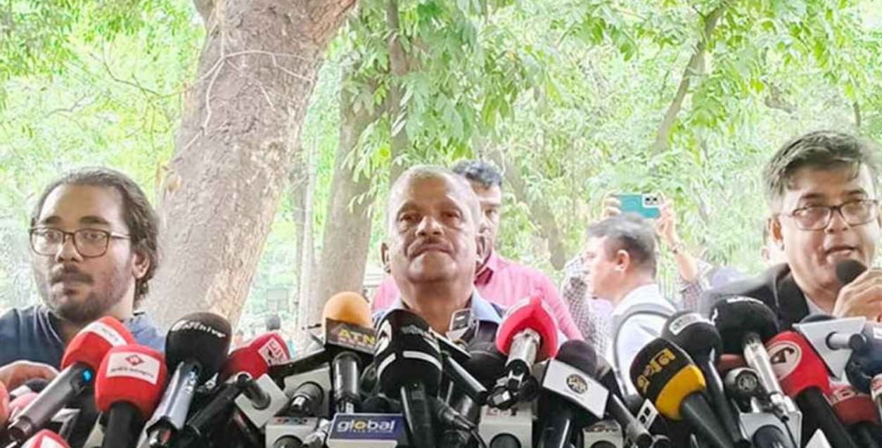 আইন উপদেষ্টা
