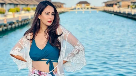 অভিনেত্রী চাহাত খান্না