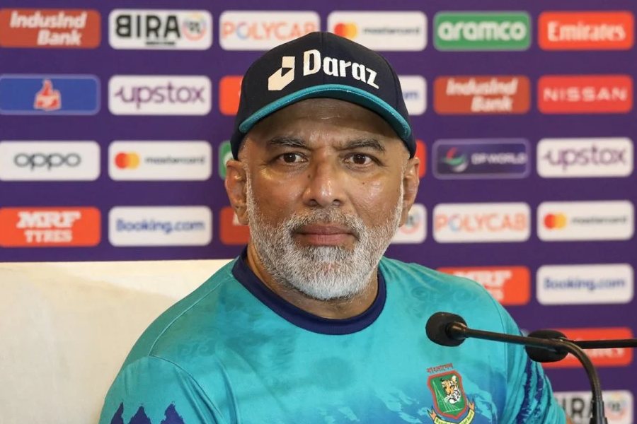 কোচ চন্ডিকা হাথুরুসিংহে