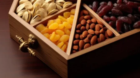 খাবার একসঙ্গে খাওয়া