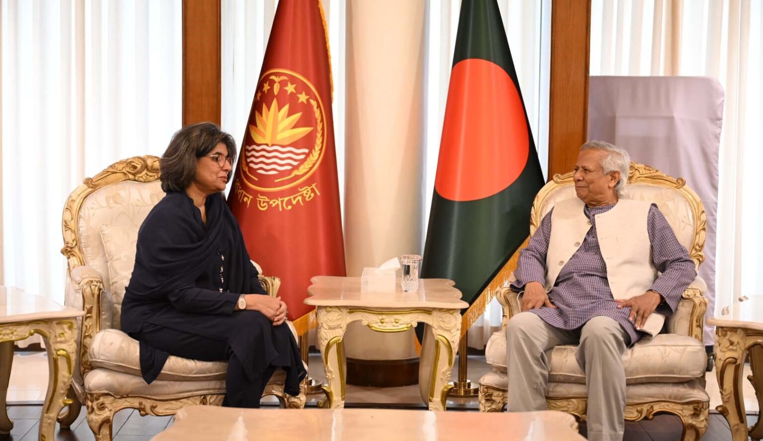 পাকিস্তানের সঙ্গে সম্পর্ক জোরদার করার আহ্বান প্রধান উপদেষ্টার