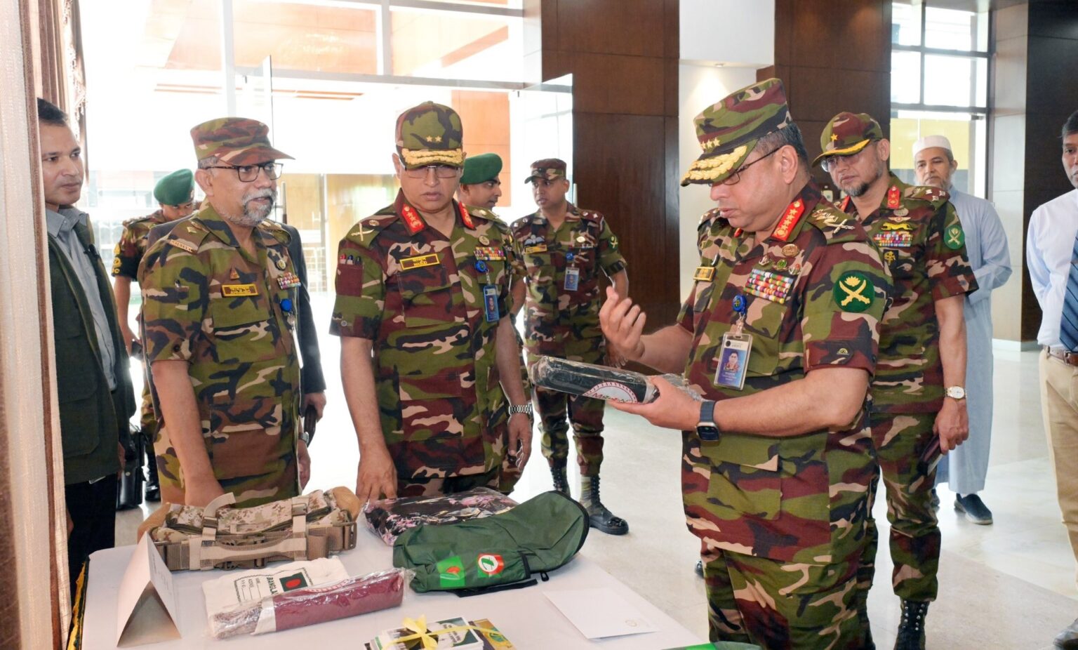 সেনাবাহিনী হজ দলের প্রশিক্ষণ পরিদর্শন করলেন সেনাপ্রধান