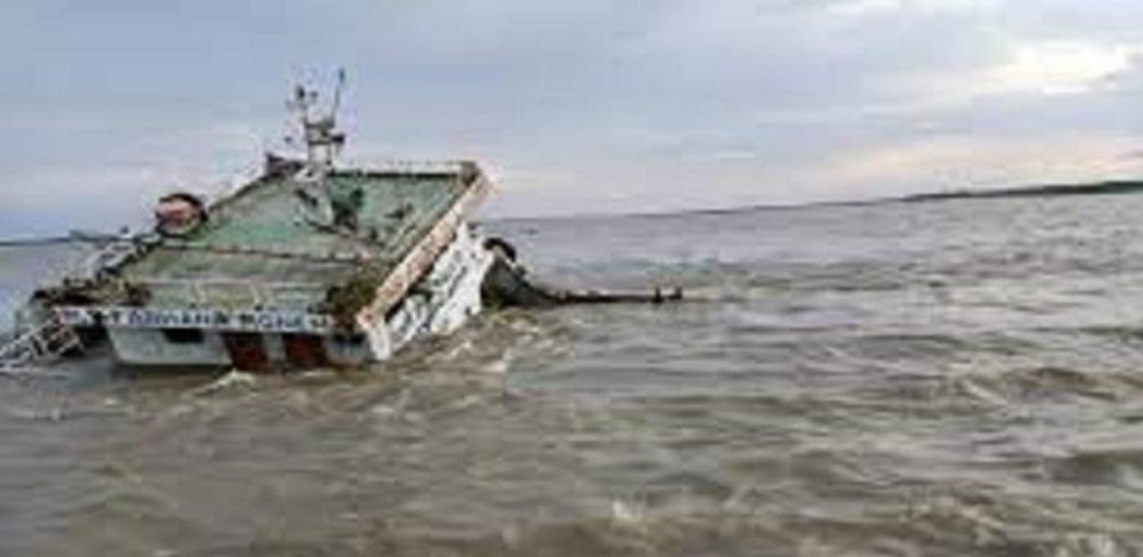 ট্রলার ডুবি