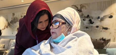 আগামী সোমবার দুই পুত্রবধূকে নিয়ে দেশে ফিরছেন খালেদা জিয়া খালেদা জিয়া