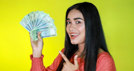 ঘরে বসেই ইনকাম করুন লাখ লাখ টাকা, রইল কার্যকরী কিছু টিপস টাকা