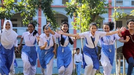 শিক্ষাপ্রতিষ্ঠানে ছুটি