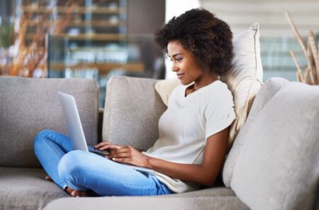 টাকায় আয় করতে চান? এই ৫টি স্মার্টফোন অ্যাপ আপনার লাইফ বদলে দেবে মোবাইল দিয়ে ইনকাম