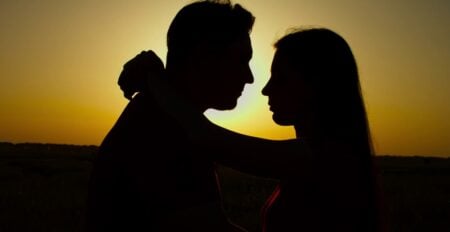 সেরা ১০টি রোমান্টিক ভিডিও