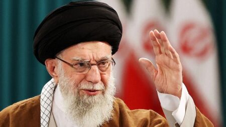 মার্কিন ঘাঁটিতে হামলার পর খামেনির কঠোর হুঁশিয়ারি! মার্কিন ঘাঁটিতে হামলার