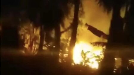 কুষ্টিয়ায় দর্শনীয় স্থানে আগুন, শিক্ষার্থীদের উদ্যোগ পুড়ে ছাই কুষ্টিয়ায় দর্শনীয়