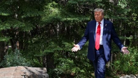 ডোনাল্ড ট্রাম্পকে