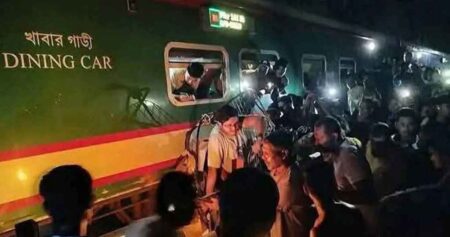 সেতুতে সিগন্যাল অমান্য, ট্রেনের ধাক্কায় নিহত ৩ সেতুতে সিগন্যাল অমান্য