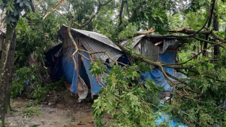 ২-৩ মিনিটের আকস্মিক