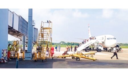 বোর্ডিং ব্রিজ কাজ করছে