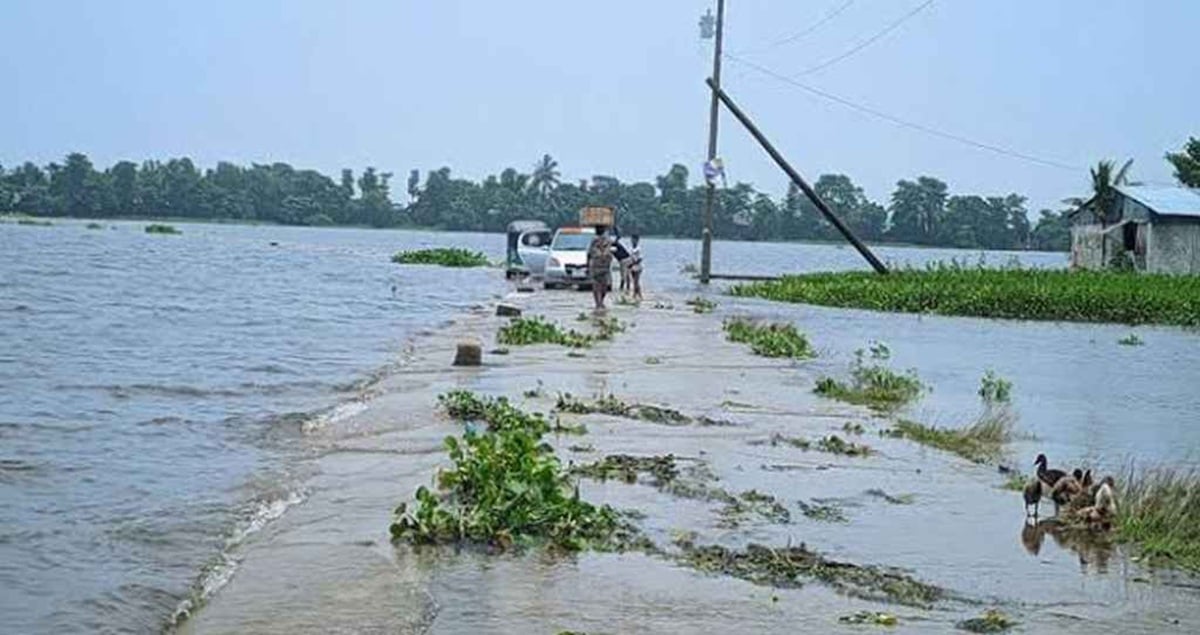 টানা বৃষ্টি ও পাহাড়ি ঢলে