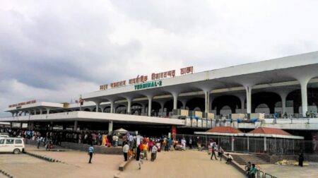 গভীর রাতে বিমানবন্দরে আটকে গেলেন নৌবাহিনীর সাবেক প্রধান Biman