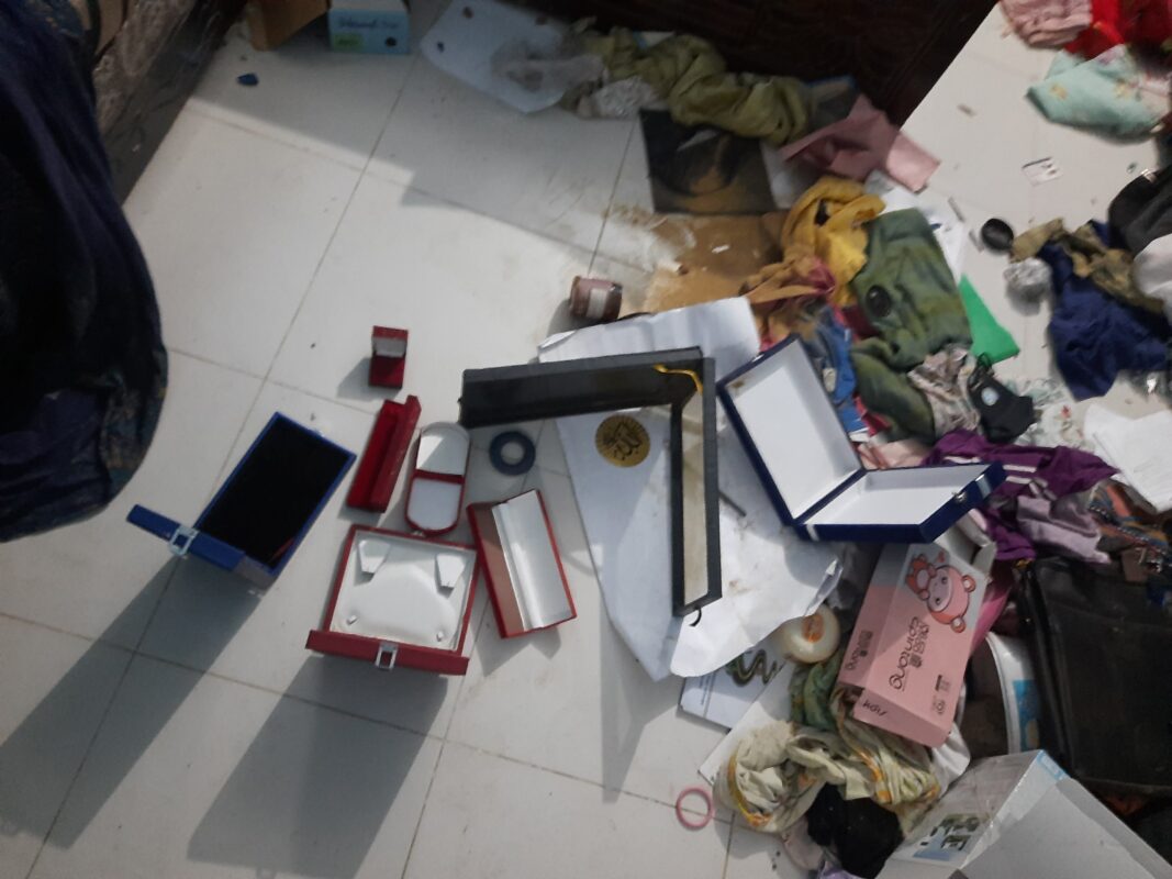 Kaligonj-Gazipur-Armed attack and looting at housewife's home-1