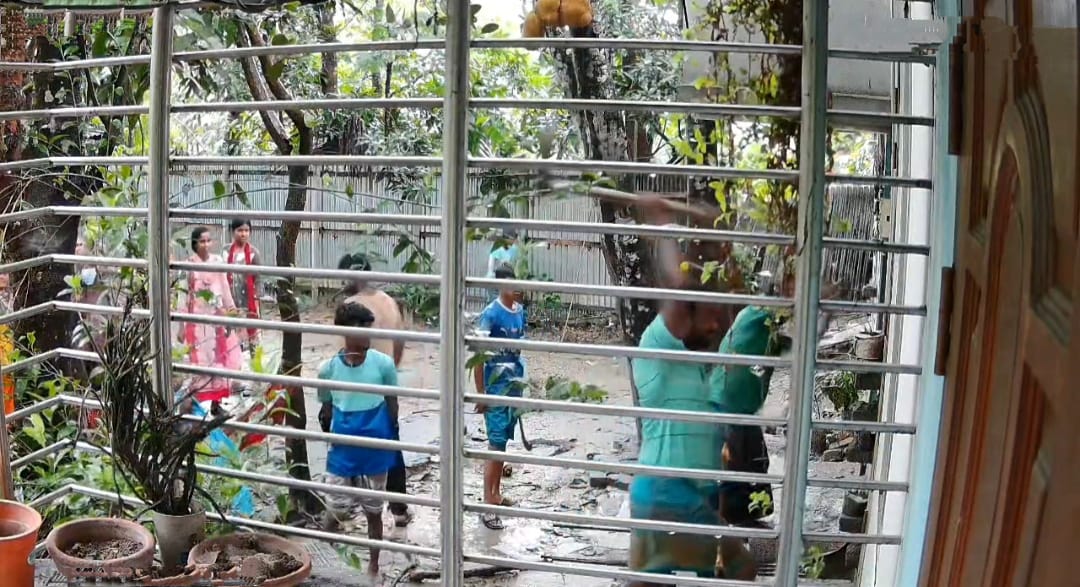 Kaligonj-Gazipur-Armed attack and looting at housewife's home