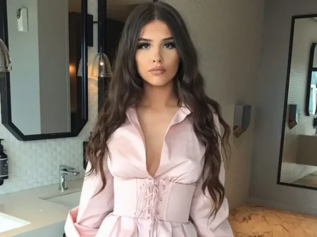 Leah Halton: Redefining Beauty and Fashion on the Digital Stage Leah Halton: Redefining Beauty and Fashion on the Digital Stage