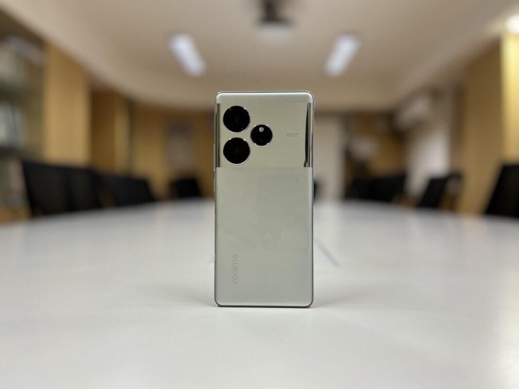 Realme GT 6 বাংলাদেশে ও ভারতে দাম বিস্তারিত স্পেসিফিকেশনসহ
