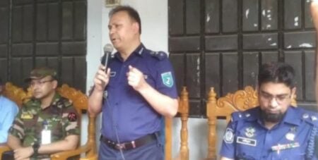 মহানবী সাঃ-কে কটূক্তির অভিযোগে বাবা-ছেলেকে পিটিয়ে পুলিশে সোপর্দ বাবা-ছেলে