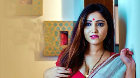 রোমান্সের ছোঁয়ায় ভরপুর এই ওয়েব সিরিজ, দেখার আগে জেনে নিন! ওয়েব সিরিজ