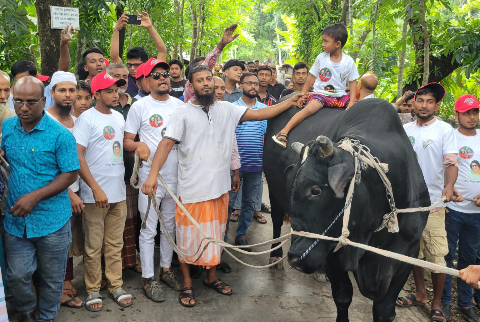 ঈদে খালেদা জিয়াকে ‘কালো মানিক’ উপহার দিতে চান পটুয়াখালীর সোহাগ