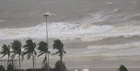 ঝড়বৃষ্টির আভাস