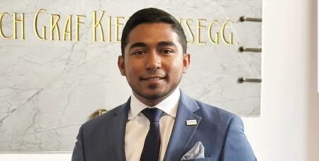 ডিস্ট্রিক্ট কাউন্সিলর