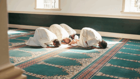 নামাজে মনোযোগ বাড়ানোর কৌশল