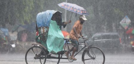 বজ্রবৃষ্টির আভাস