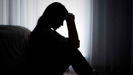 মন খারাপের সময় কী করা উচিত? বিভিন্ন পরামর্শ জানুন মন খারাপের সময় কী করা উচিত